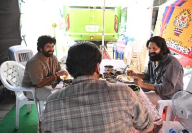 Megastar Chiranjeevi having lunch with choreographers Sekhar Master and Jani Master resolving their dancer association differences